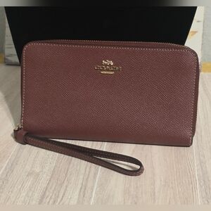 Coach F73413 Leather Wristlet Wallet Wine